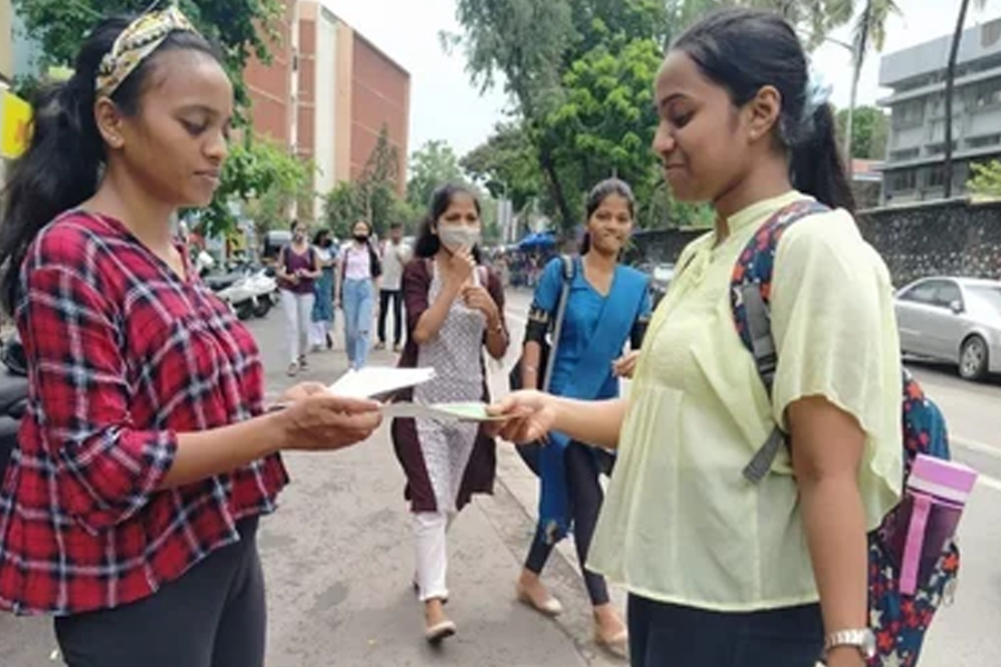 Brochure Distribution 06